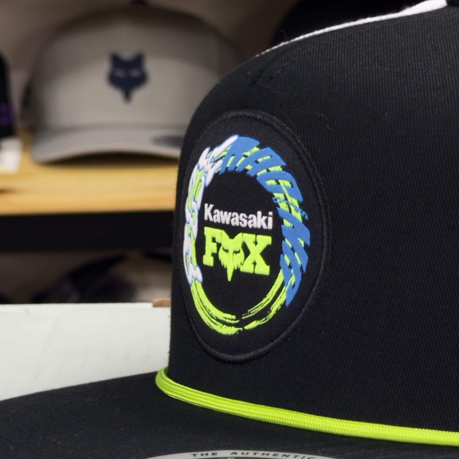 GORRA FOX KAWI SNAPBACK [NEGRO/VERDE] - Todo Riders
