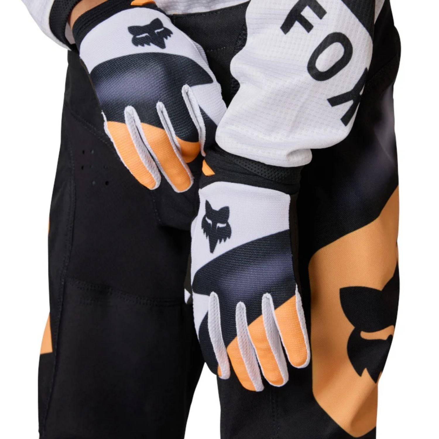 UNIFORME FOX NOBLE 180 [BLANCO/NEGRO] (PARA NIÑOS) - Todo Riders
