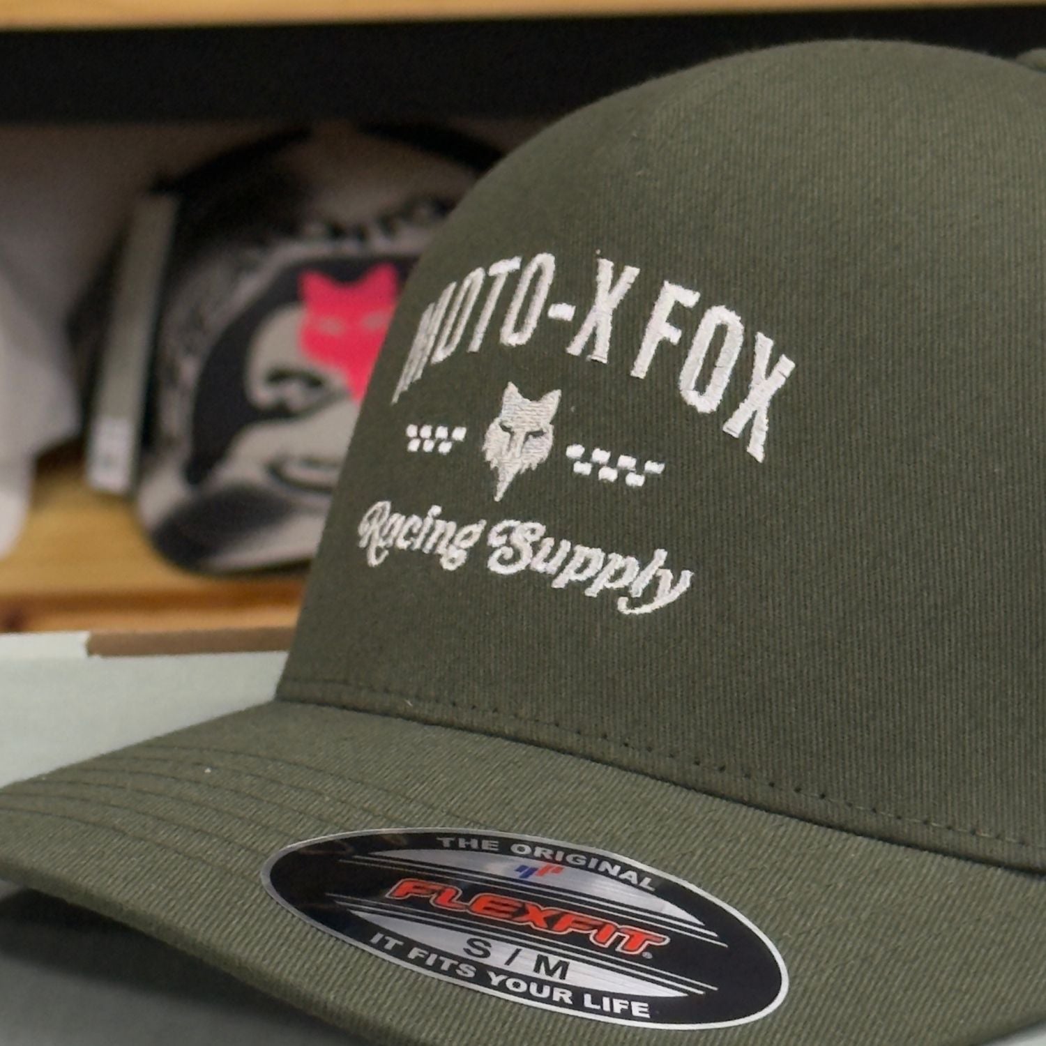 GORRA FOX SUPPLY FLEXFIT [VERDE OSCURO]