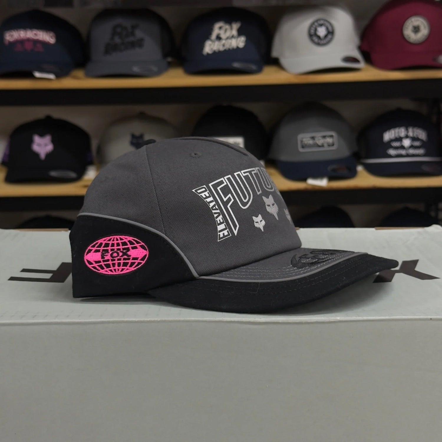 GORRA FOX IMAGE COSMO ADJUSTABLE [NEGRO] - Todo Riders