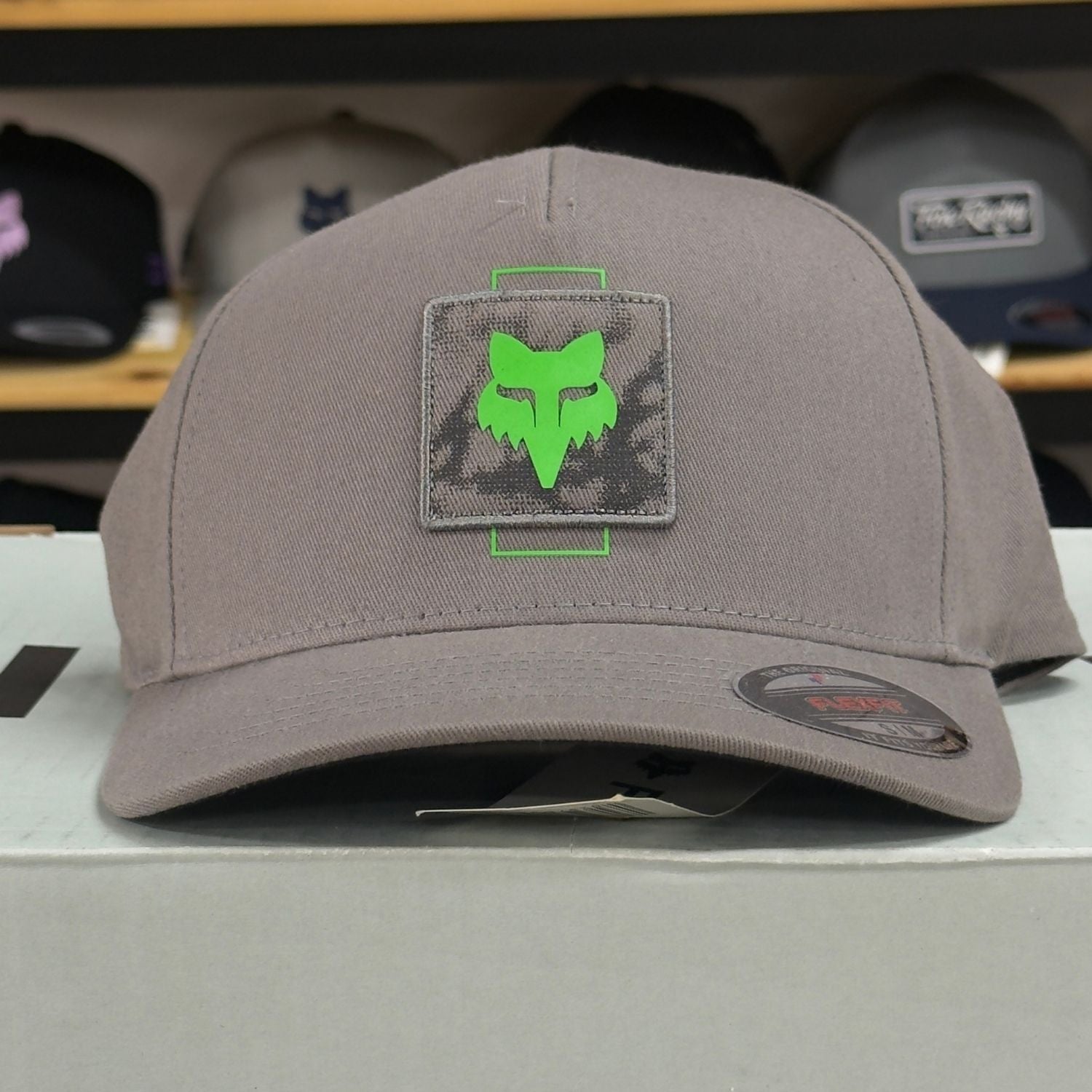 GORRA FOX TAUNT FLEXFIT [GRIS] - Todo Riders