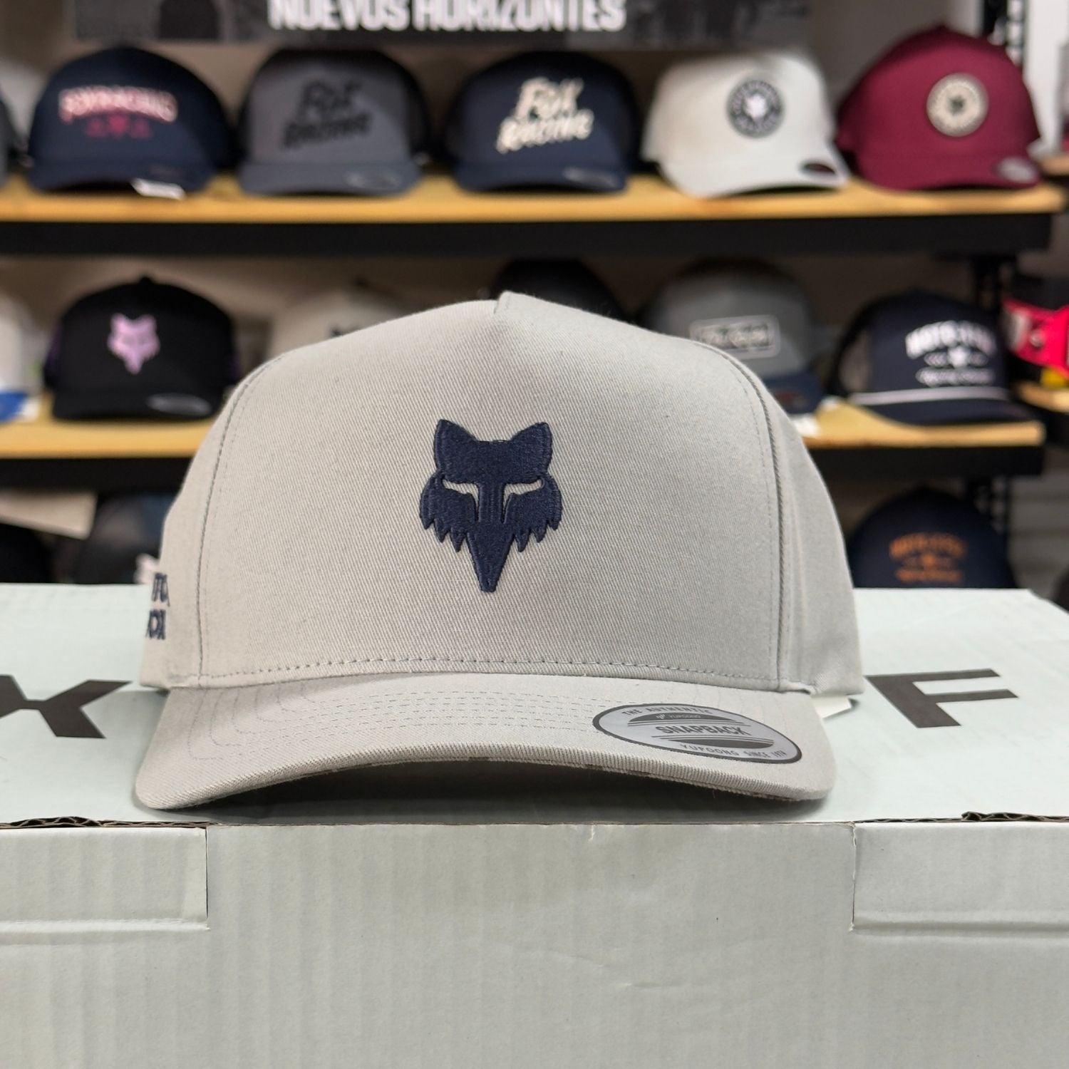 GORRA FOX CIRCA 74 SNAPBACK [GRIS] - Todo Riders