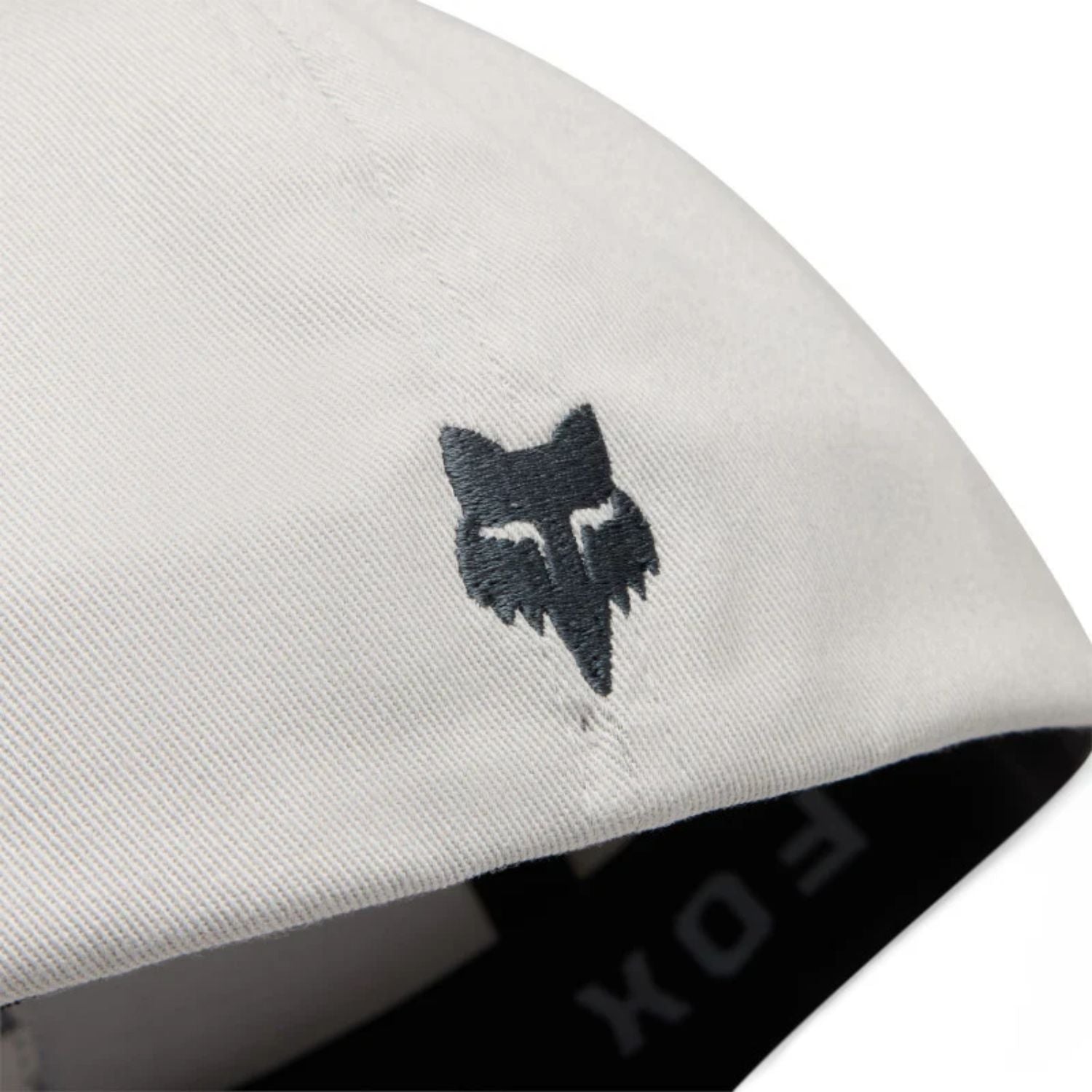 GORRA FOX BADGE FLEXFIT [GRIS CLARO] - Todo Riders