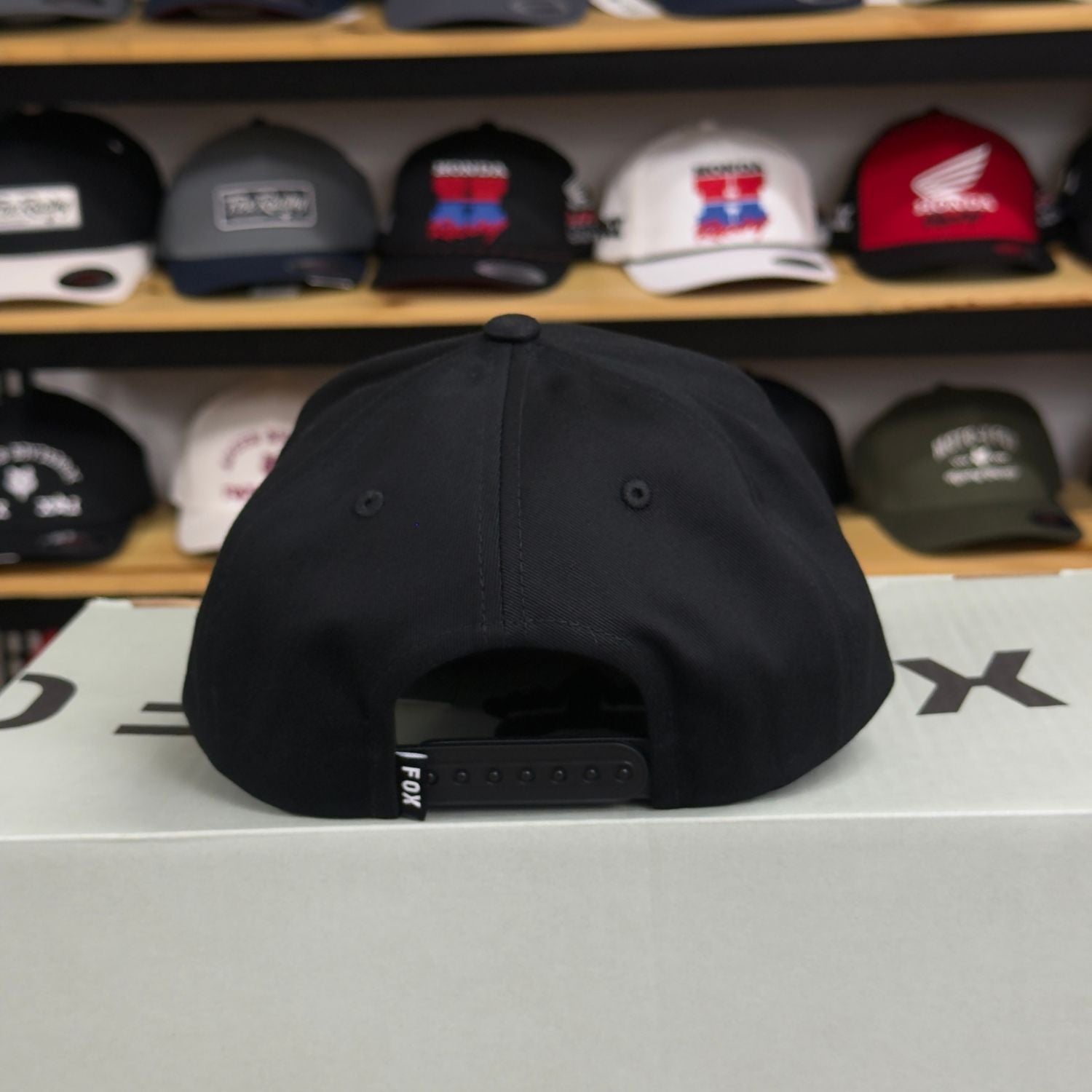 GORRA FOX HEAD EMB TRUCKER [NEGRO]