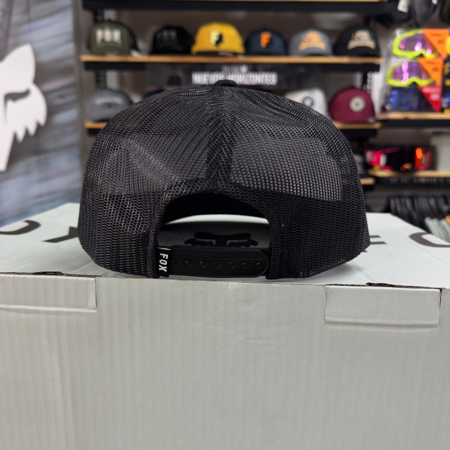GORRA FOX BLOCK MESH TRUCKER [NEGRO] - Todo Riders