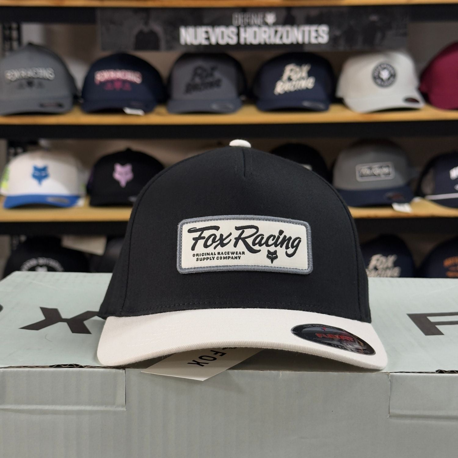 GORRA FOX FUEL FLEXFIT [NEGRO] - Todo Riders