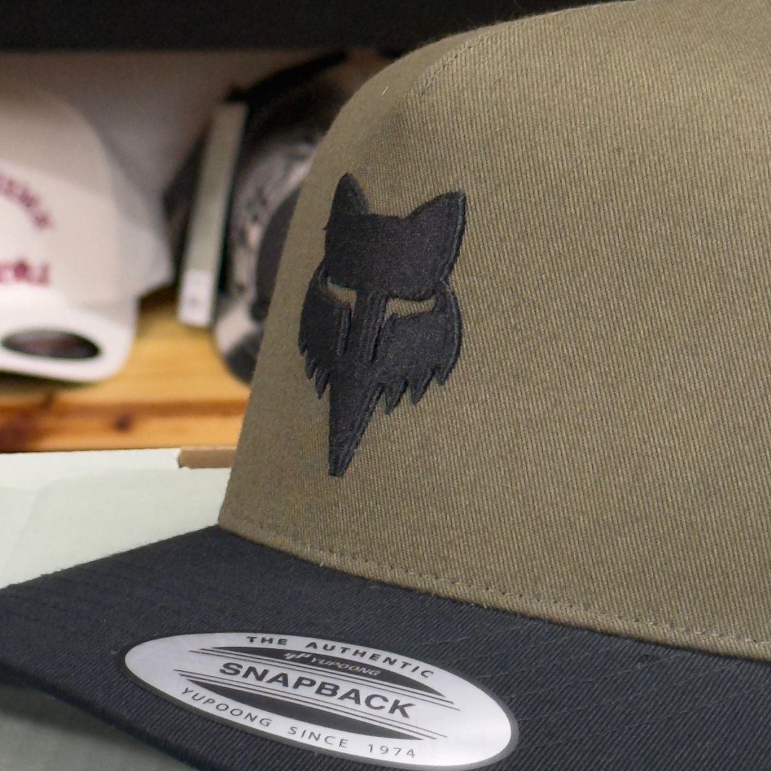 GORRA FOX HEAD EMB TRUCKER [VERDE]