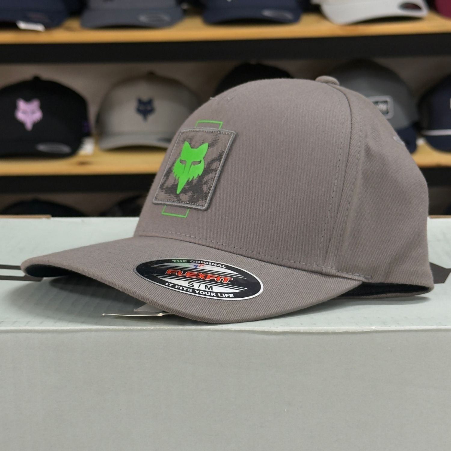 GORRA FOX TAUNT FLEXFIT [GRIS] - Todo Riders