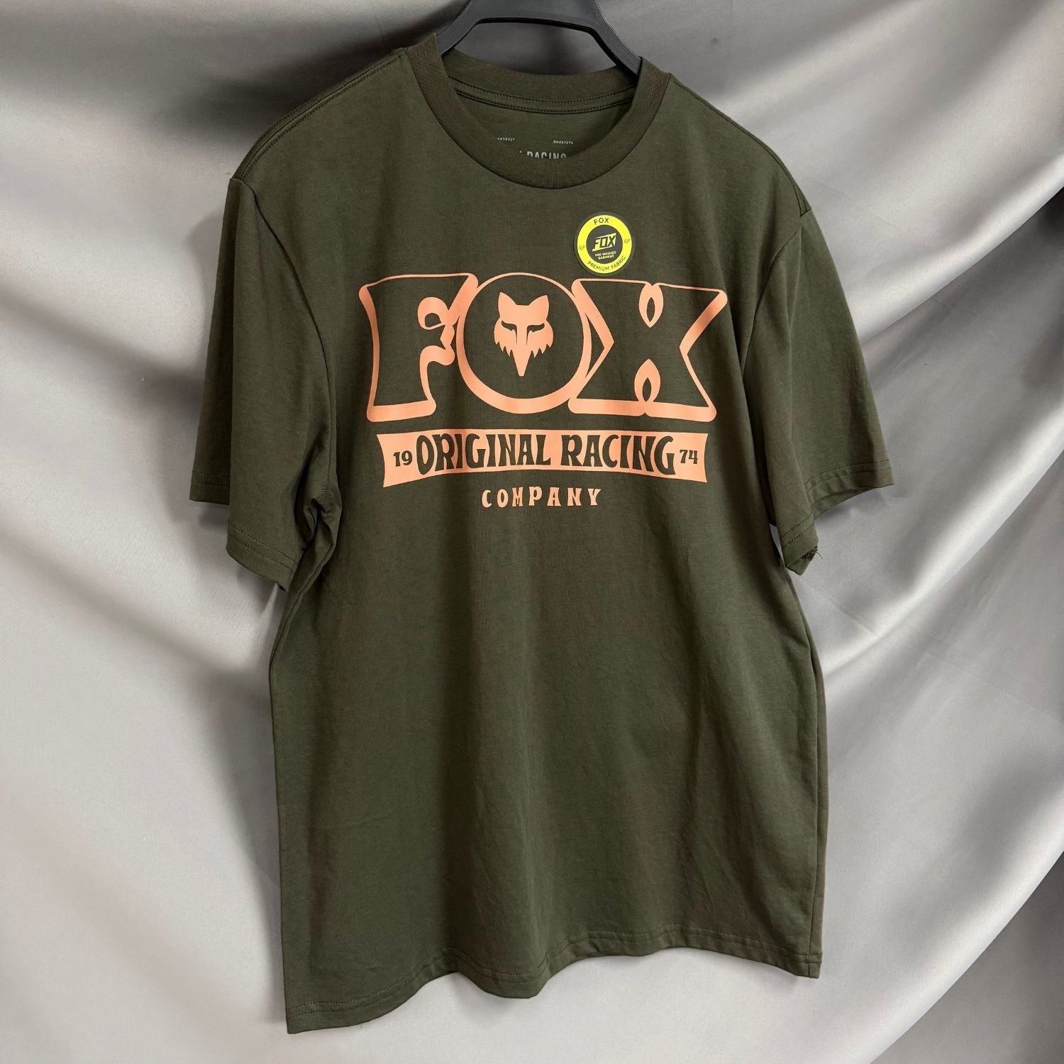 CAMISETA FOX BANNER SS PREMIUM [VERDE/NARANJA]