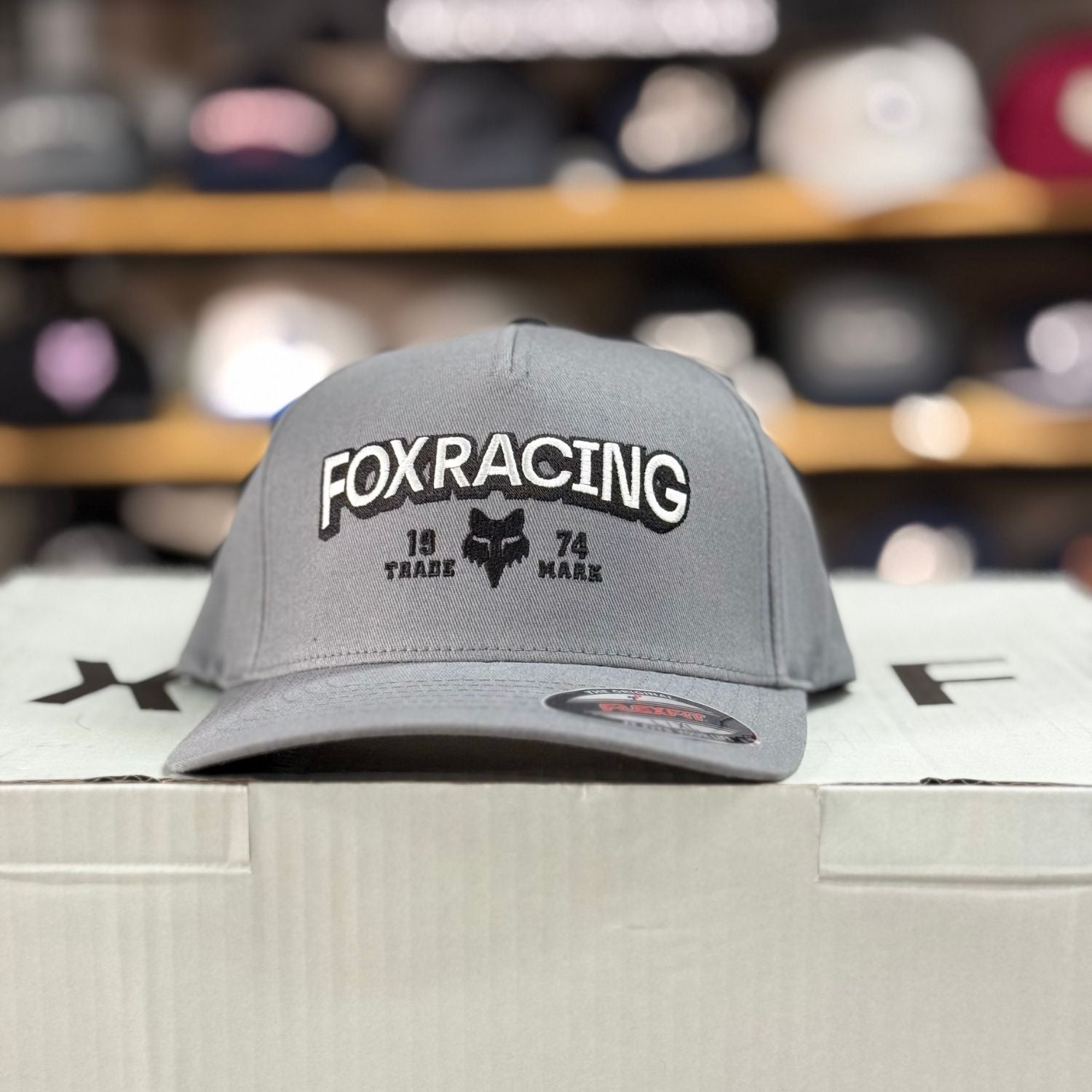 GORRA FOX BOLD FLEXFIT [GRIS] - Todo Riders