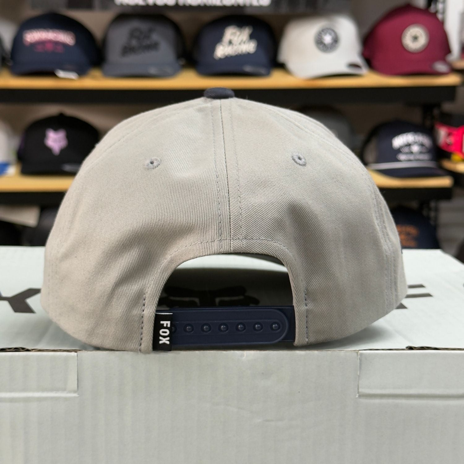 GORRA FOX CIRCA 74 SNAPBACK [GRIS] - Todo Riders