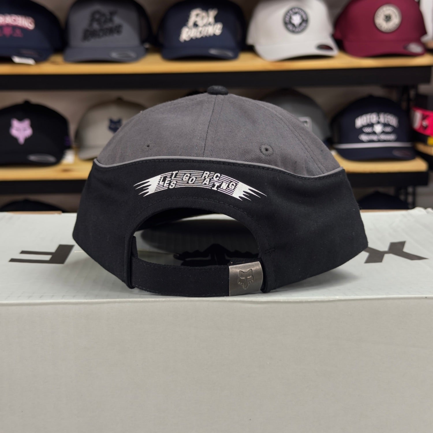 GORRA FOX IMAGE COSMO ADJUSTABLE [NEGRO] - Todo Riders