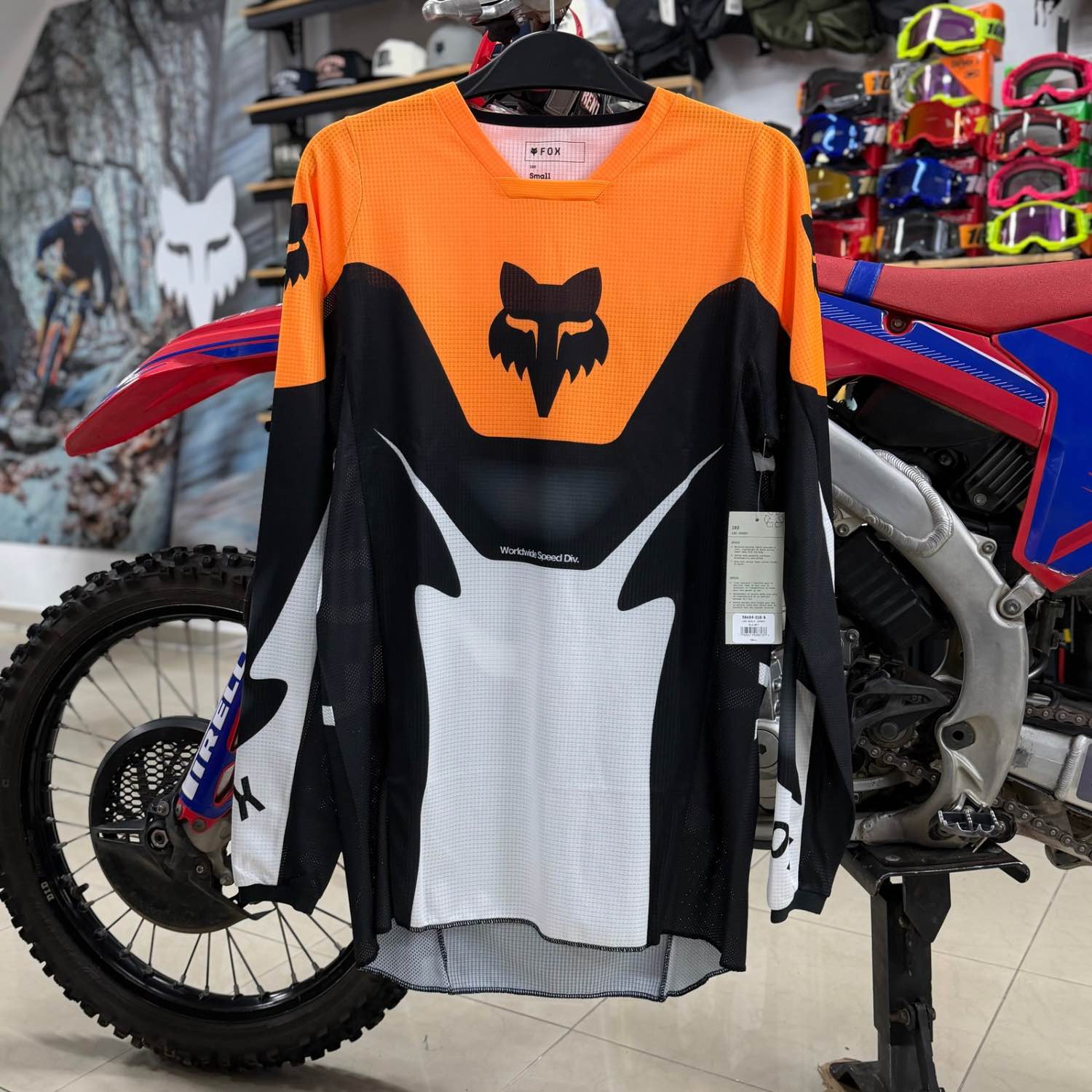 JERSEY FOX 180 NOBLE [NEGRO/BLANCO]